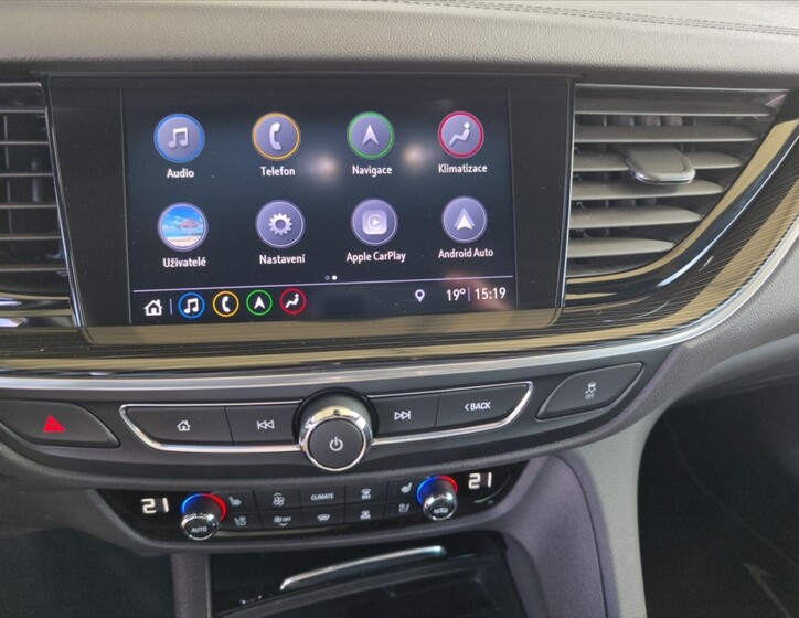 Opel Insignia 9
