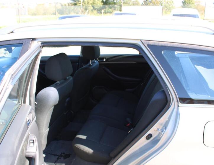 Toyota Avensis 11