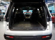 Jeep Grand Wagoneer 7