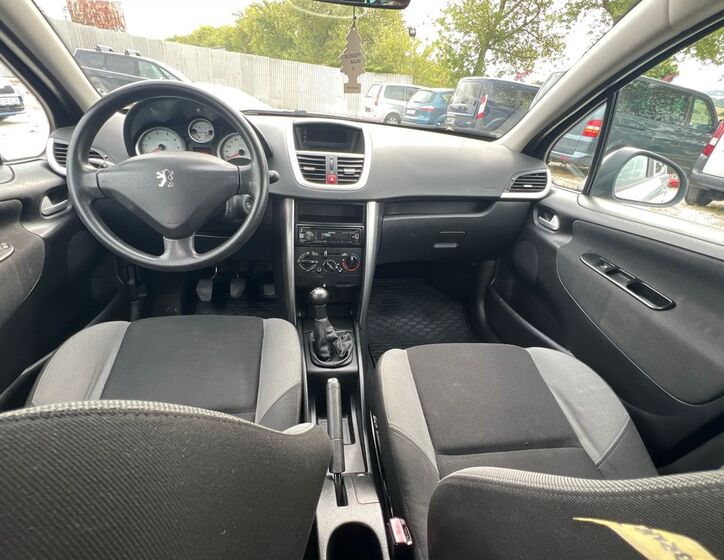 Peugeot 207 7