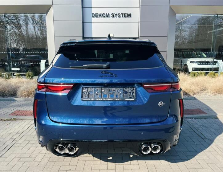 Jaguar F-Pace 6