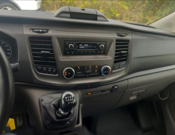 Ford Transit Custom 11
