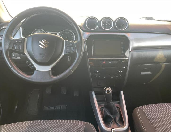 Suzuki Vitara 12