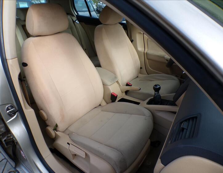 Volkswagen Golf 16