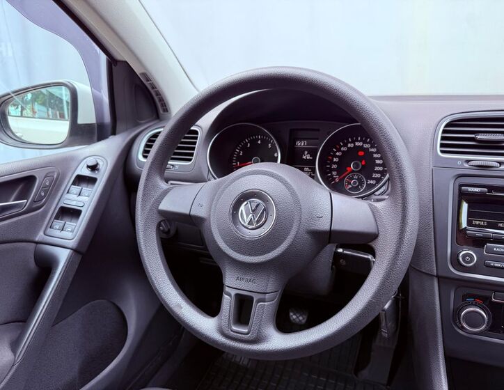 Volkswagen Golf 15