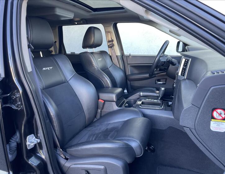 Jeep Grand Cherokee 8