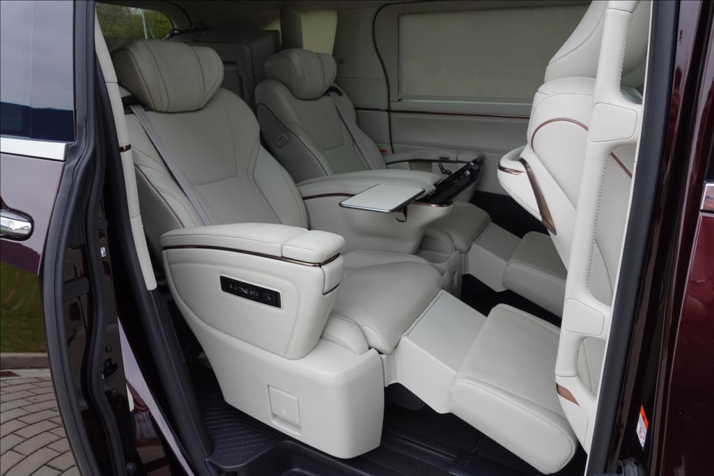 Lexus LM 350h