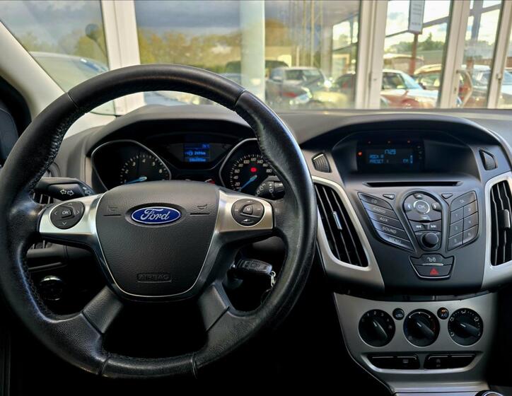 Ford Focus 13
