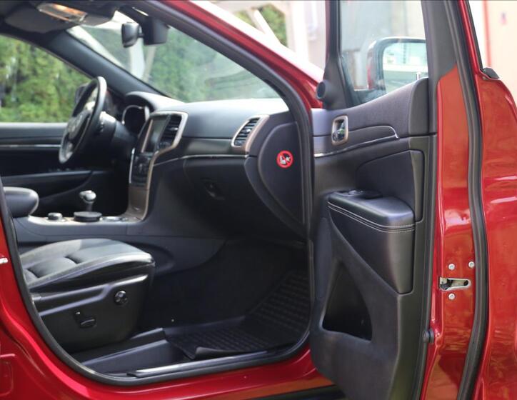 Jeep Grand Cherokee 44