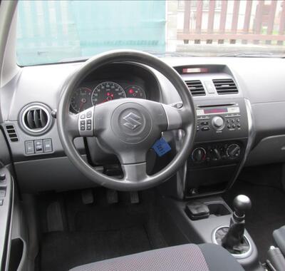 Suzuki SX4 15