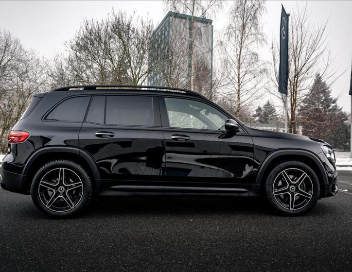 Mercedes-Benz GLB 10