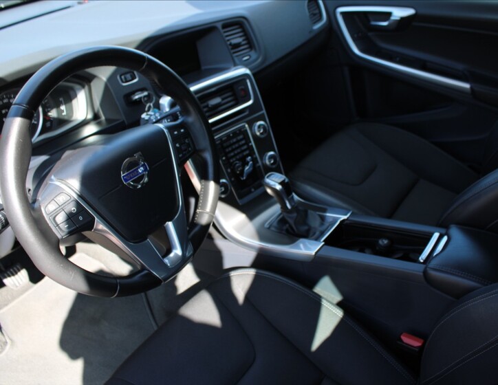 Volvo V60 8