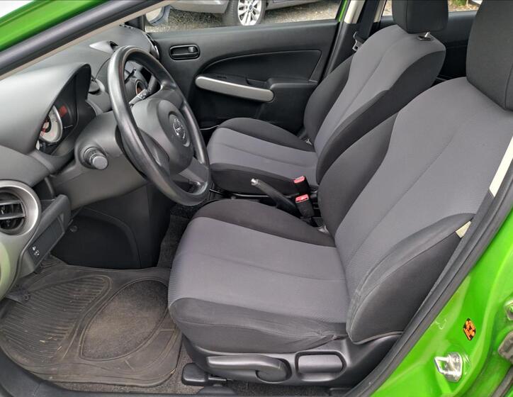 Mazda 2 9