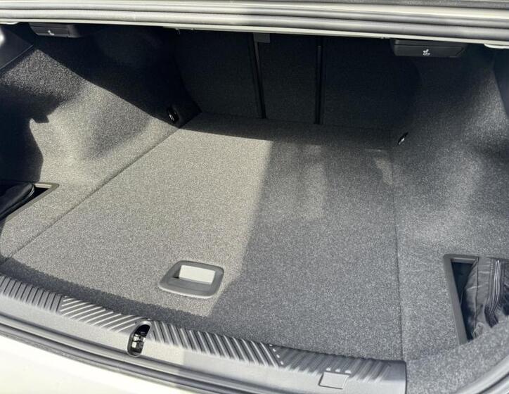 BMW i5 17