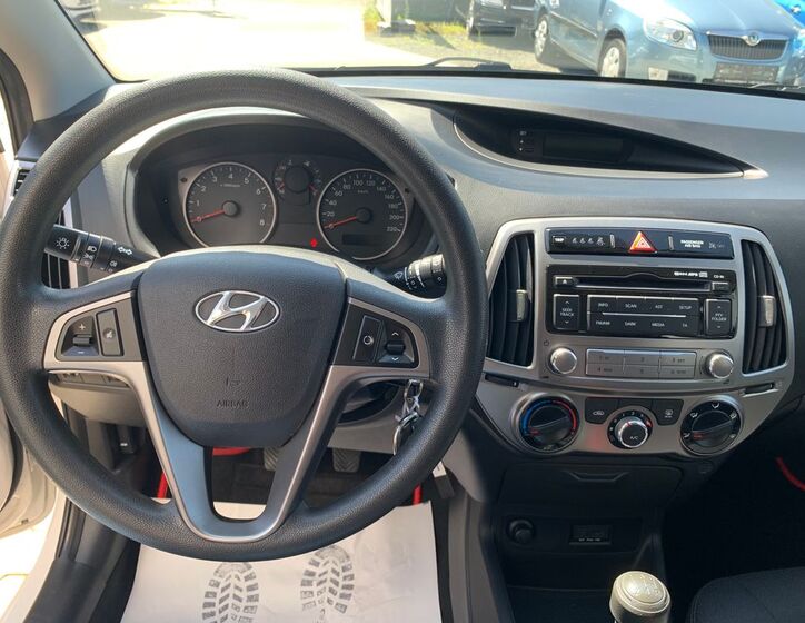 Hyundai i20 12