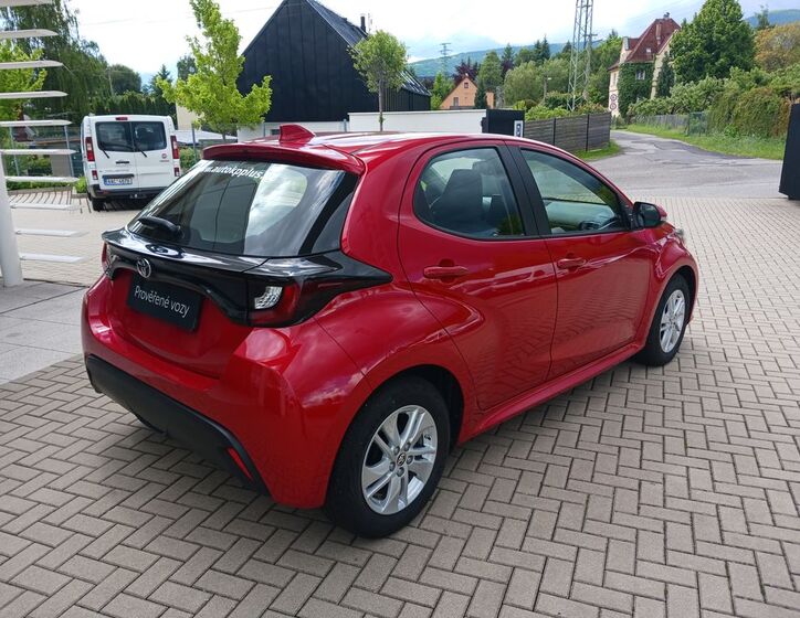 Toyota Yaris 6