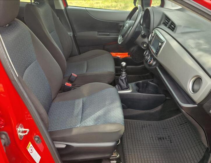 Toyota Yaris 14