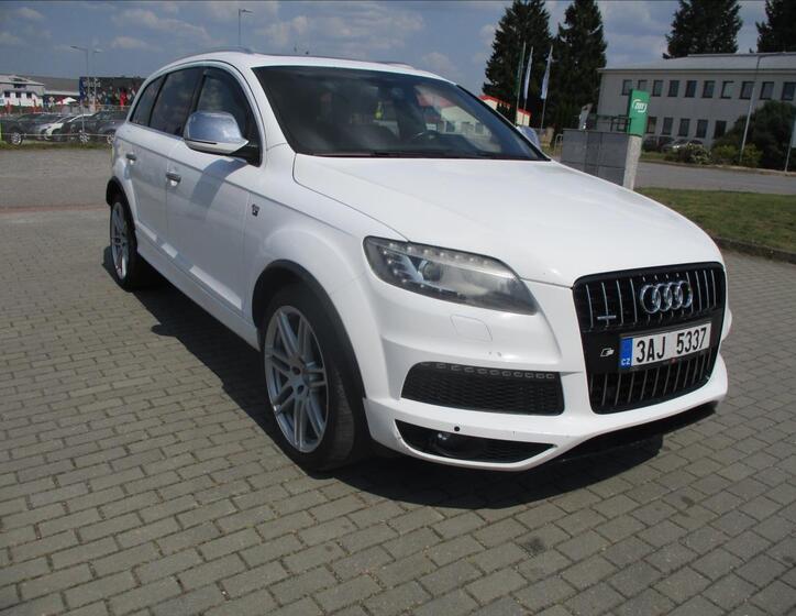 Audi Q7 6