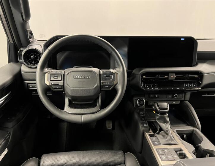 Toyota Land Cruiser 6