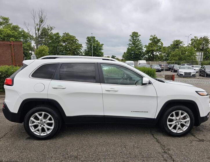 Jeep Cherokee 4