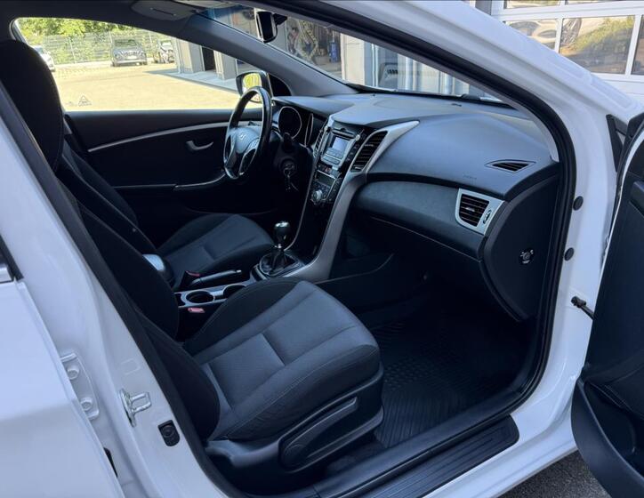 Hyundai i30 13