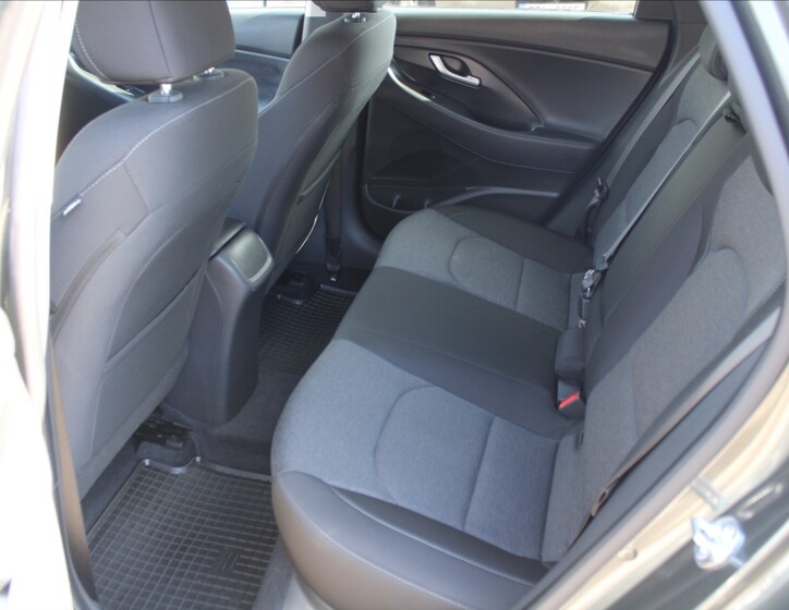 Hyundai i30 27