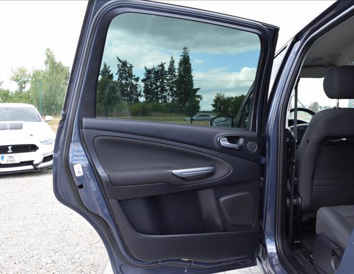 Ford Galaxy 23