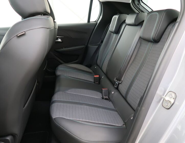 Peugeot 208 26