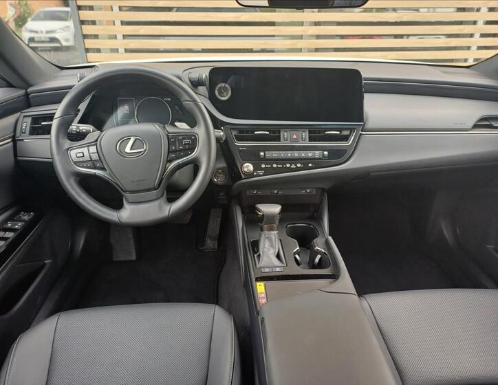 Lexus ES 300h 5