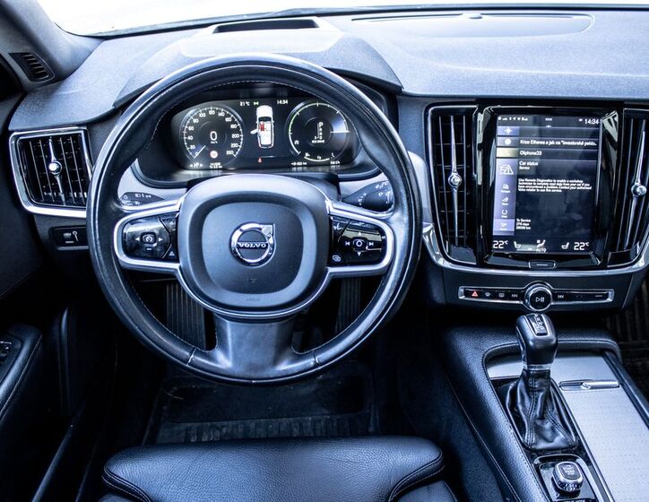 Volvo V90 12