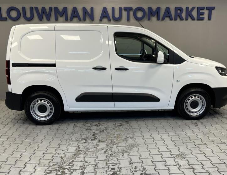 Toyota ProAce City 16