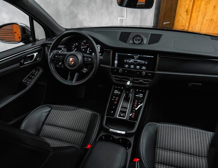 Porsche Macan 31
