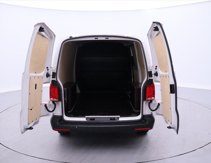 Volkswagen Transporter 9