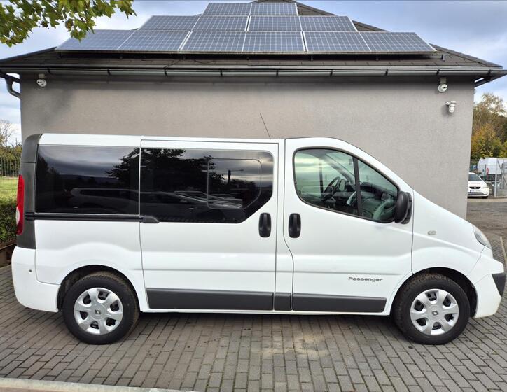 Renault Trafic 8