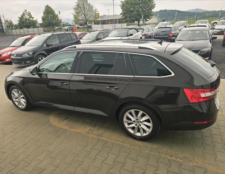 Škoda Superb 8