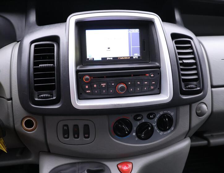 Renault Trafic 23