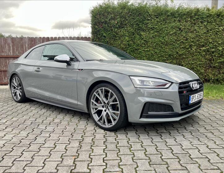 Audi S5 8