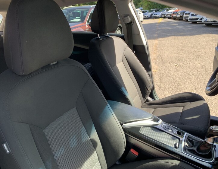 Hyundai i40 12