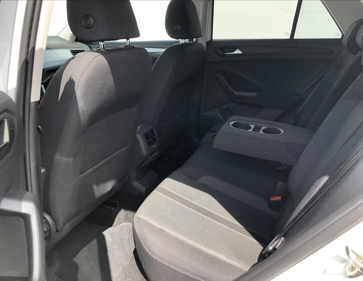 Volkswagen T-Roc 13