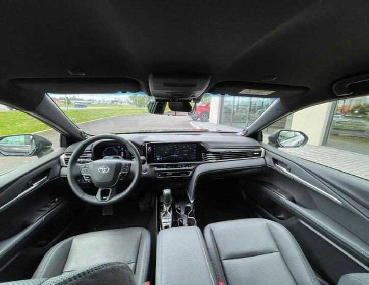 Toyota Camry 18