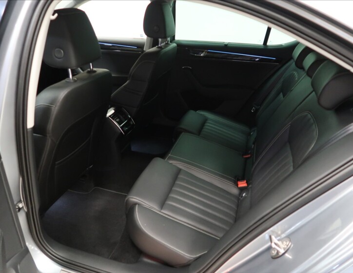 Škoda Superb 8