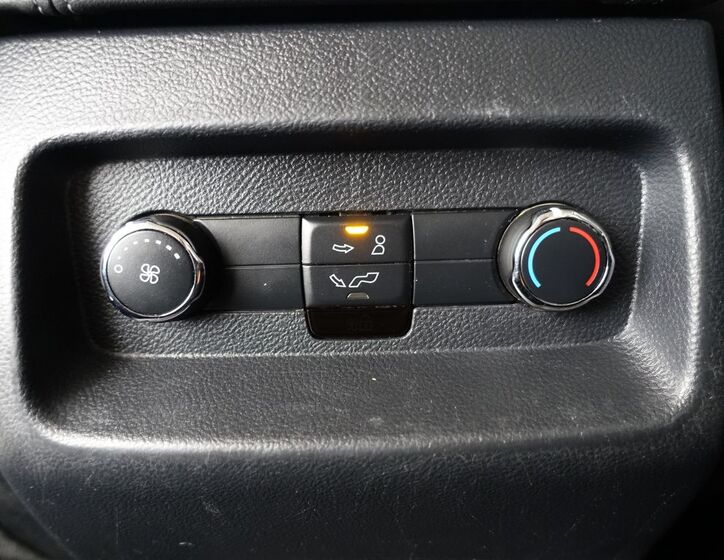 Ford Galaxy 29