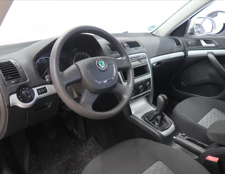 Škoda Octavia 10