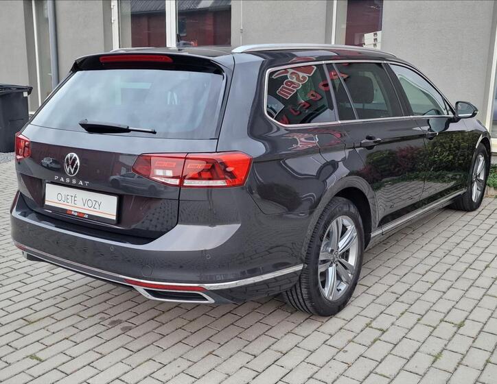 Volkswagen Passat 10