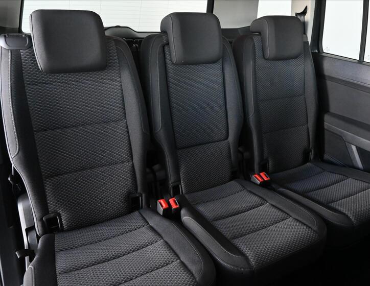 Volkswagen Touran 29