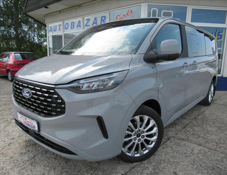 Ford Tourneo Custom 2