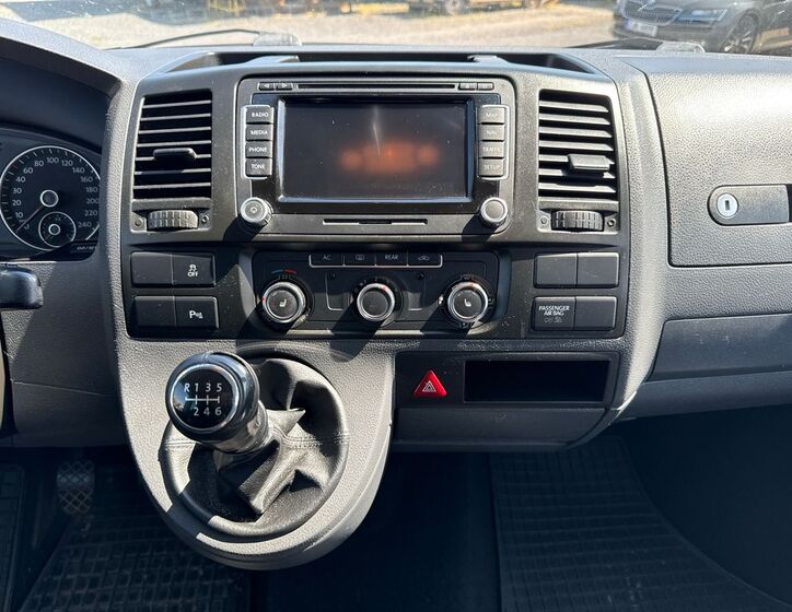 Volkswagen Caravelle 14