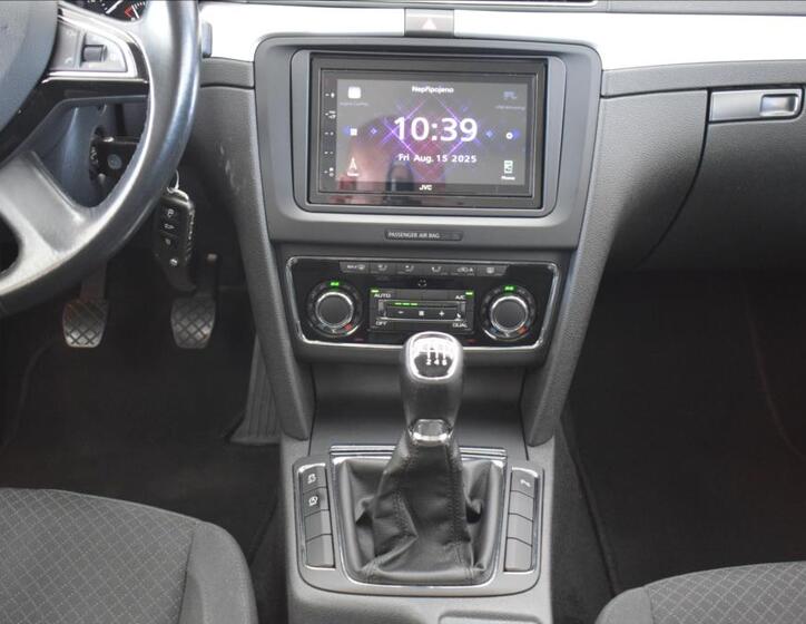 Škoda Superb 17