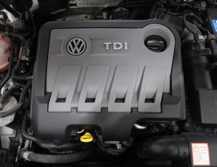 Volkswagen Passat 9
