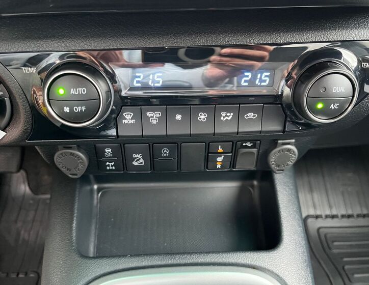 Toyota Hilux 24